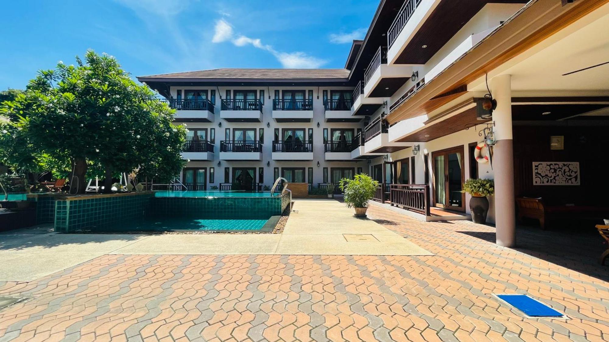 Suansukpattaya Apartment *